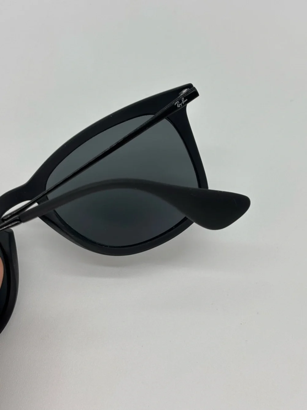 Ray-Ban RB4221 622/8G Black Sunglasses Matte Gray Gradient 50 19 145 3N Italy
